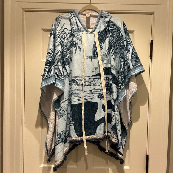NWOT- Free People - Agua Bendita Blue and White Hooded Beach Poncho - Picture 6 of 8
